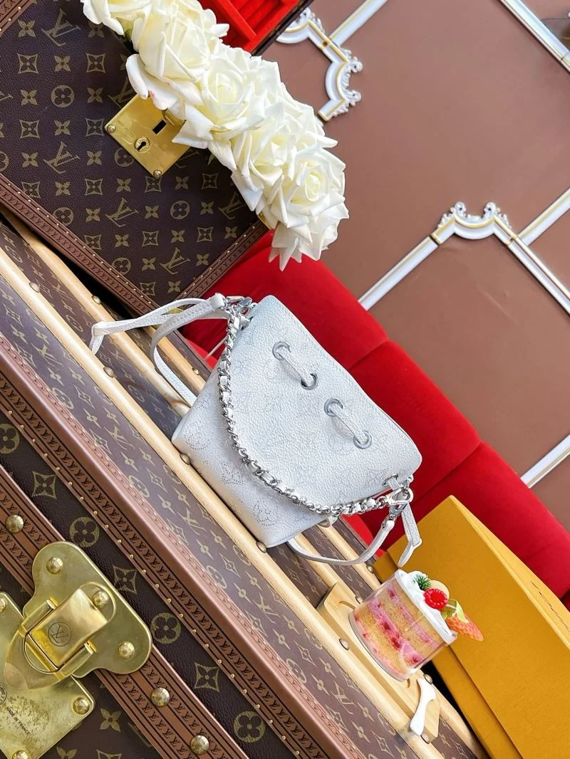 Versatile Louis Vuitton Bucket Bags 40794