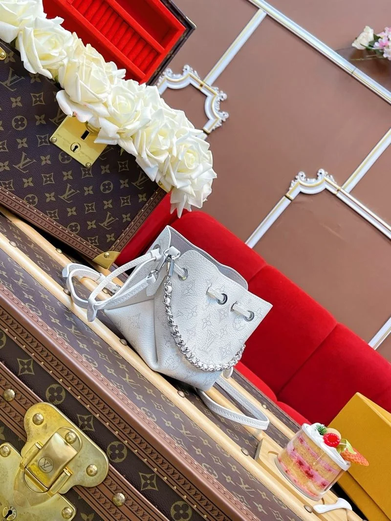 Versatile Louis Vuitton Bucket Bags 40794