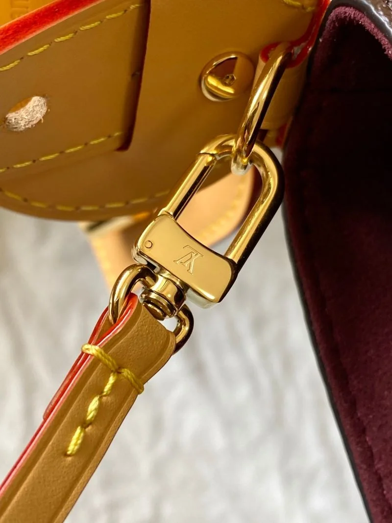 Louis Vuitton Bucket Bags Flexible 40796