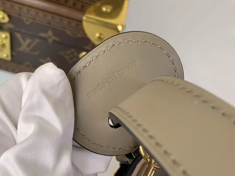 Louis Vuitton Bucket Bags Effortless 40749