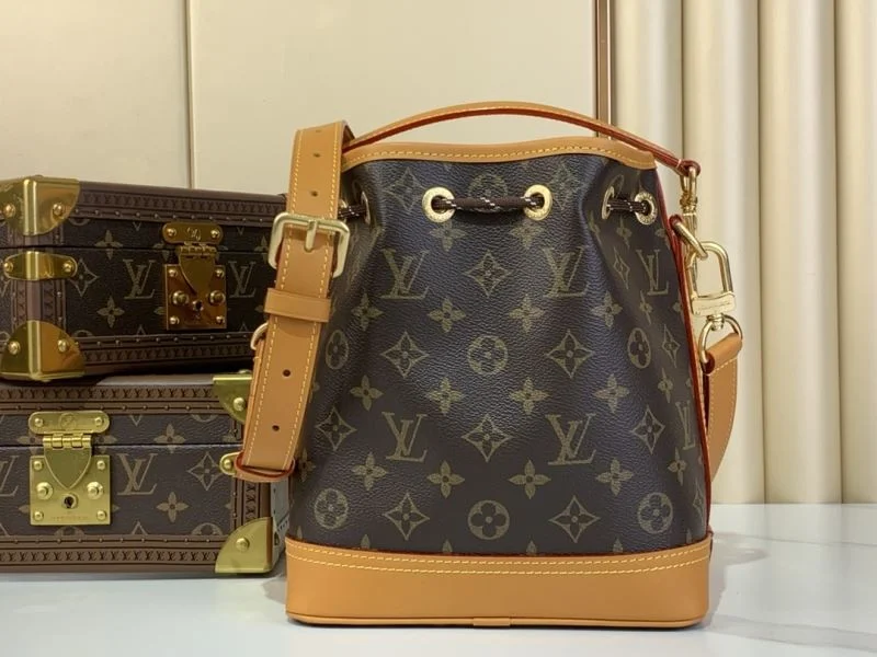 ZipUp Louis Vuitton Bucket Bags 40745
