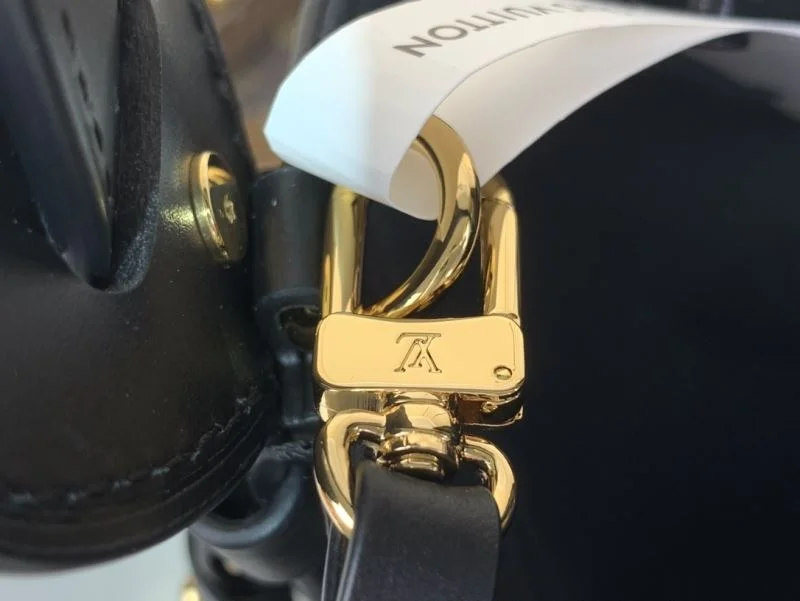Louis Vuitton Bucket Bags FashionForward 40751