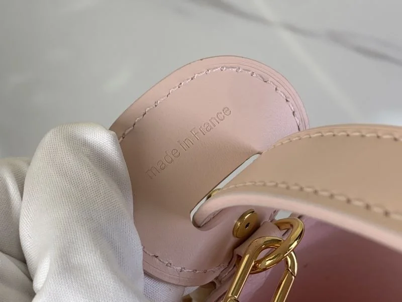 Affordable Louis Vuitton Bucket Bags 40743