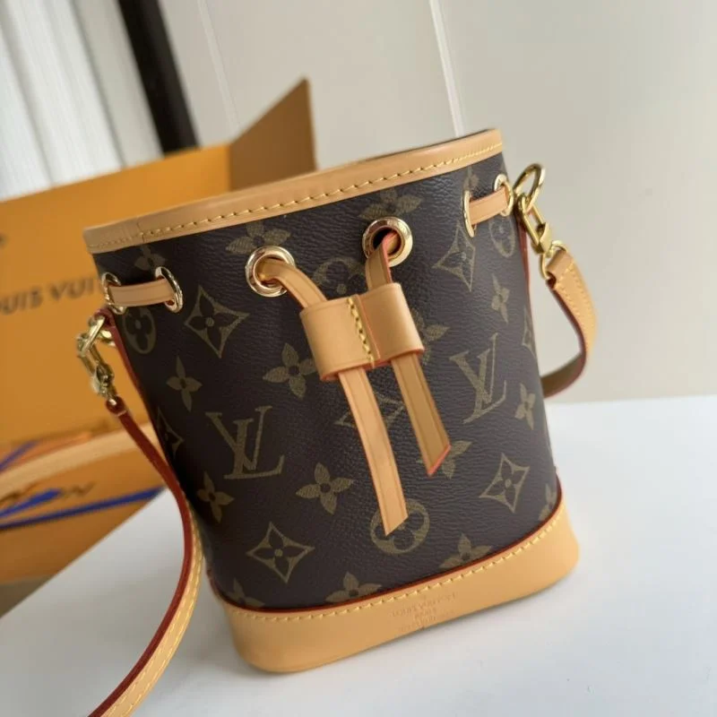 Minimalist Louis Vuitton Bucket Bags 49305