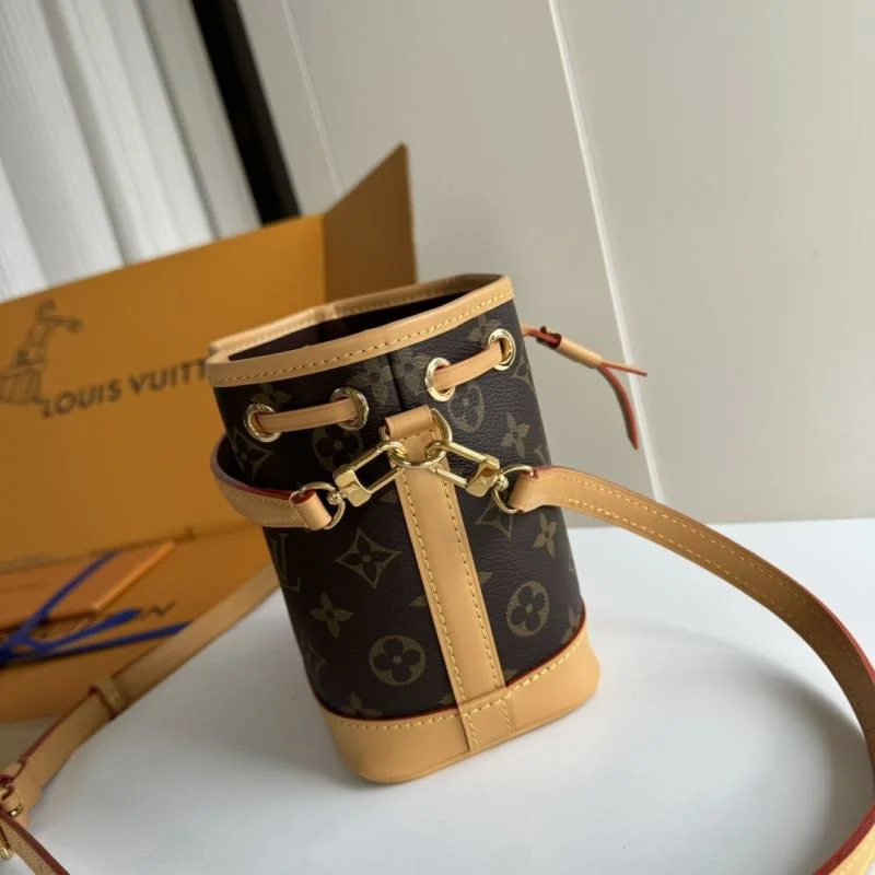 Minimalist Louis Vuitton Bucket Bags 49305