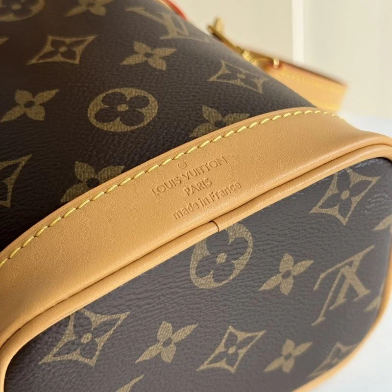 Minimalist Louis Vuitton Bucket Bags 49305