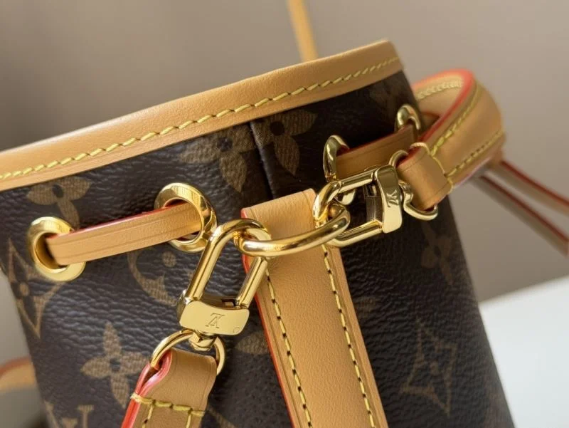 Louis Vuitton Bucket Bags SmoothTexture 49200