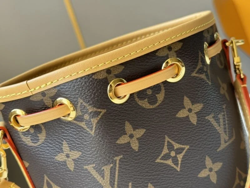 Louis Vuitton Bucket Bags SmoothTexture 49200