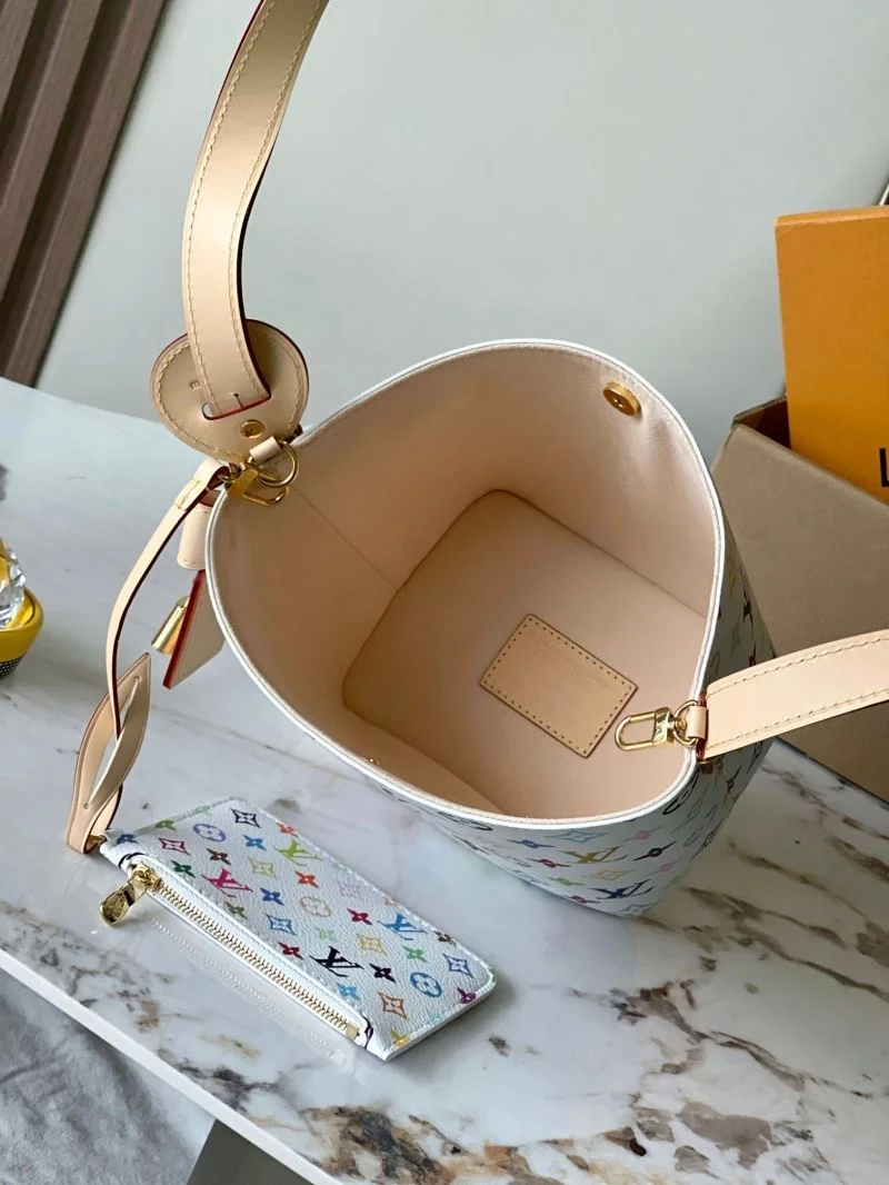 Louis Vuitton Bucket Bags Sleek 49194