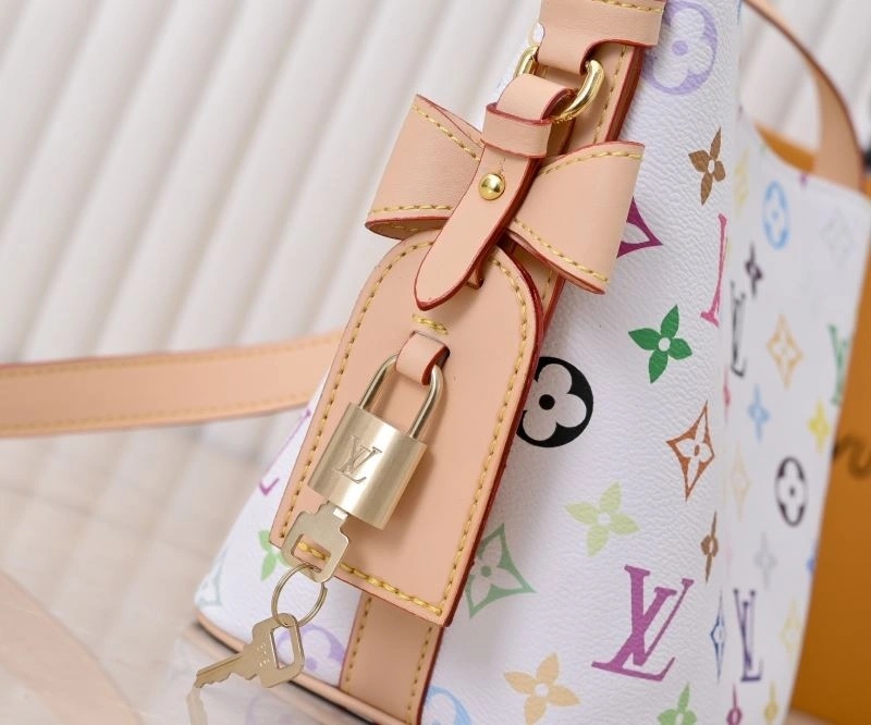 Snug Louis Vuitton Bucket Bags 79958