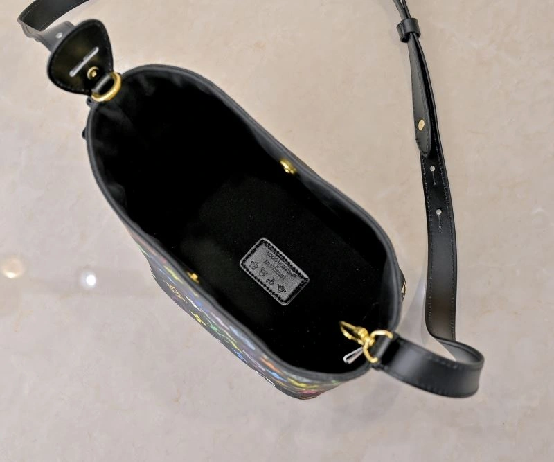 Breathable Louis Vuitton Bucket Bags 79896