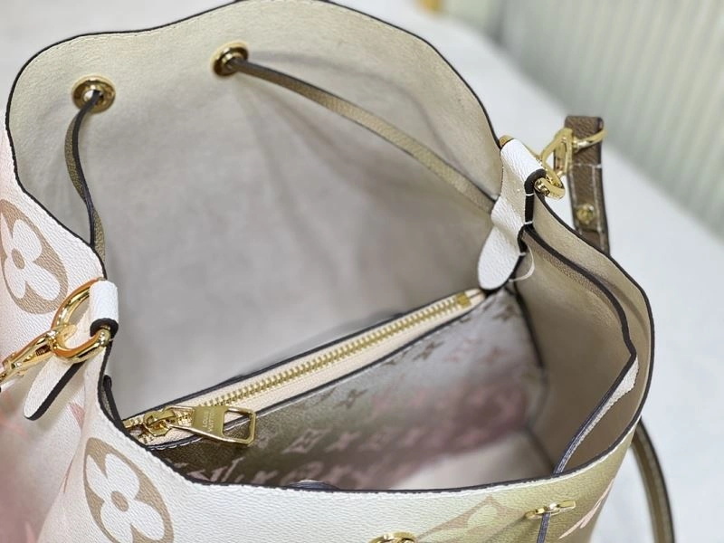 Louis Vuitton Bucket Bags Unisex 79897