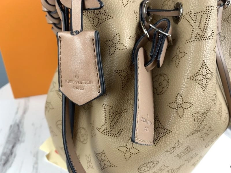Louis Vuitton Bucket Bags Stretchable 79978