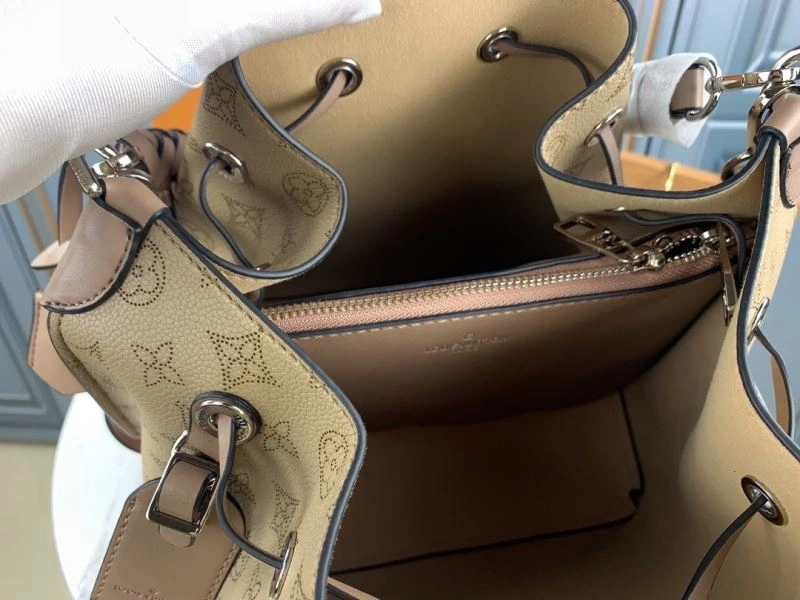 Louis Vuitton Bucket Bags Stretchable 79978