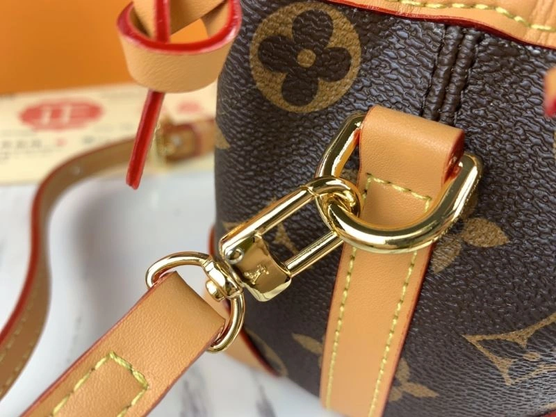 Resilient Louis Vuitton Bucket Bags 79891