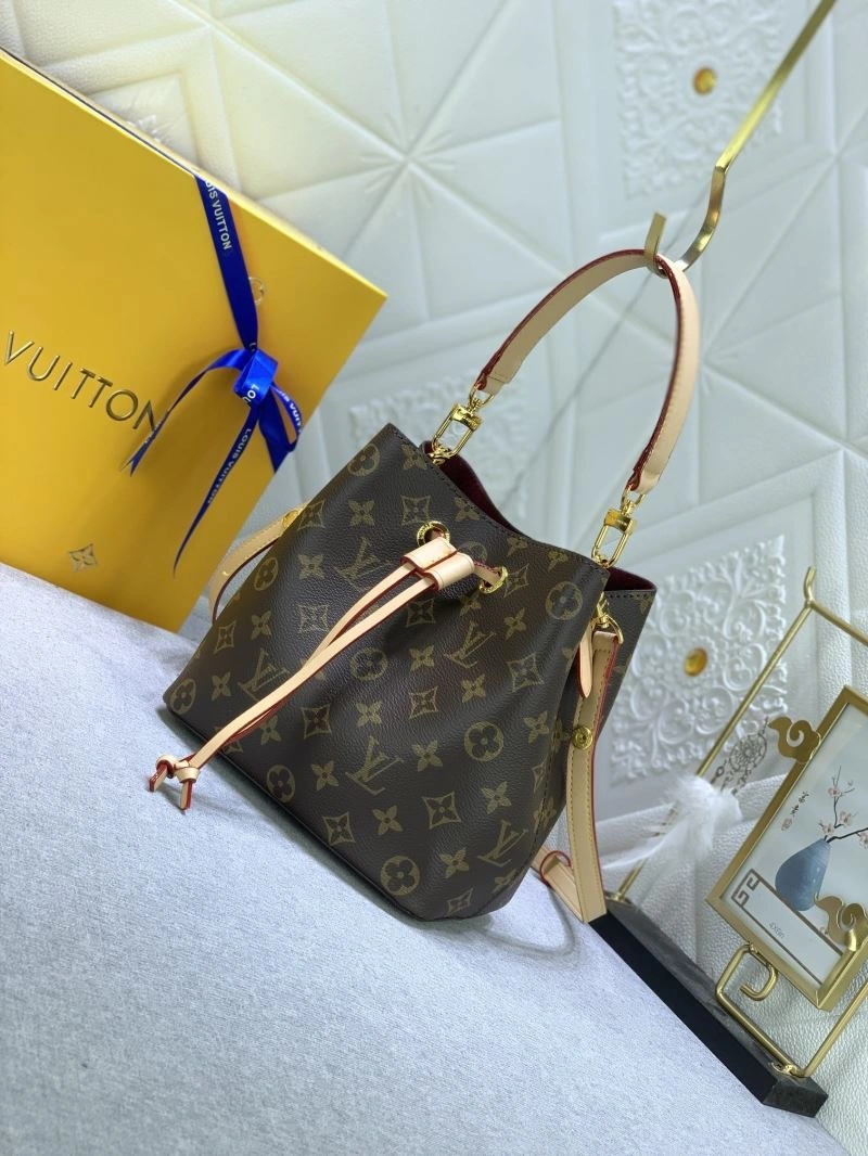 Snug Louis Vuitton Bucket Bags 79859