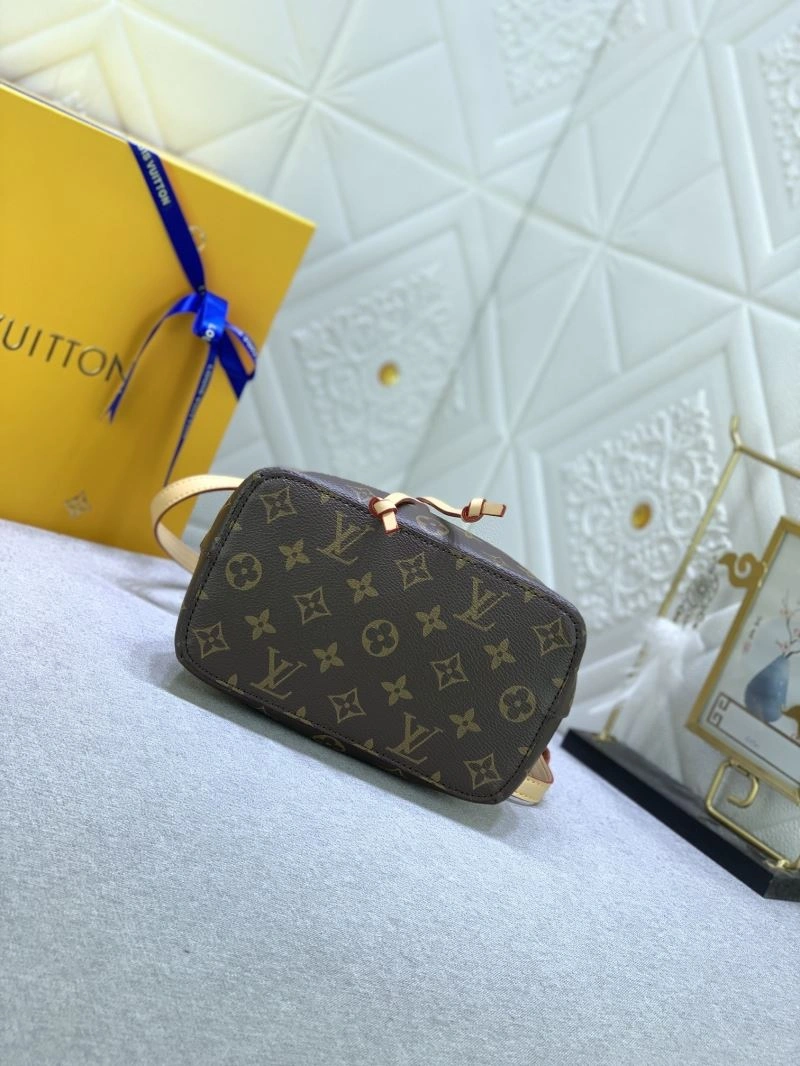 Snug Louis Vuitton Bucket Bags 79859