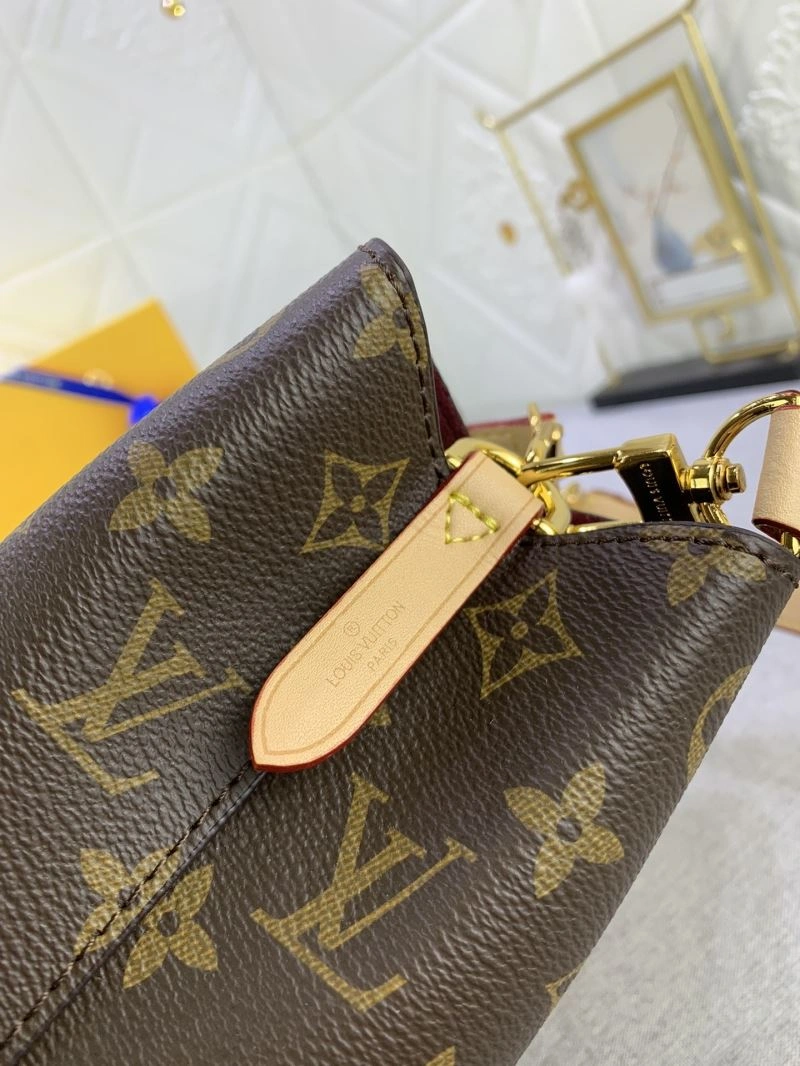 Snug Louis Vuitton Bucket Bags 79859
