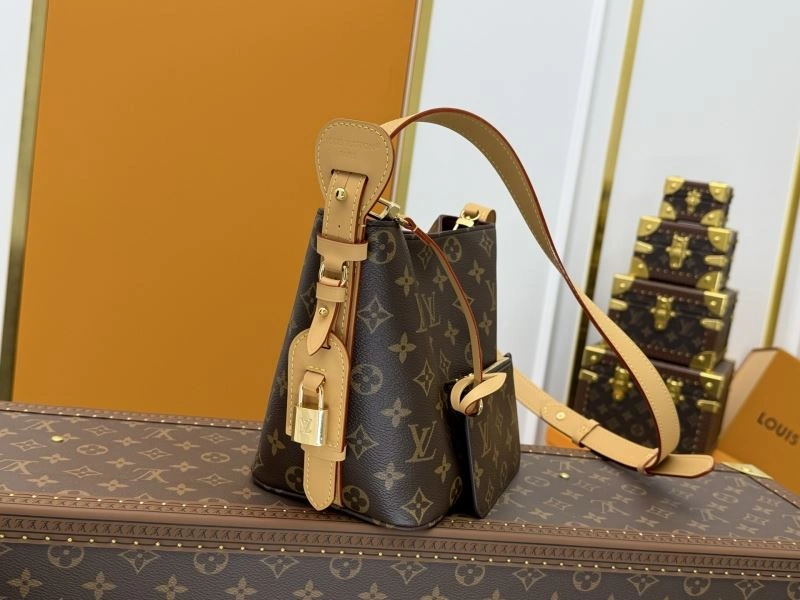 Louis Vuitton Bucket Bags RelaxedFit 79868
