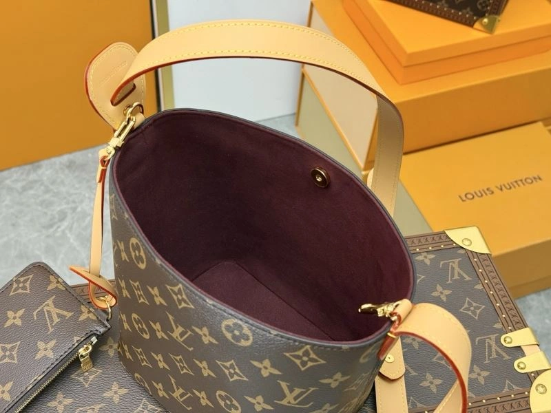 Louis Vuitton Bucket Bags RelaxedFit 79868