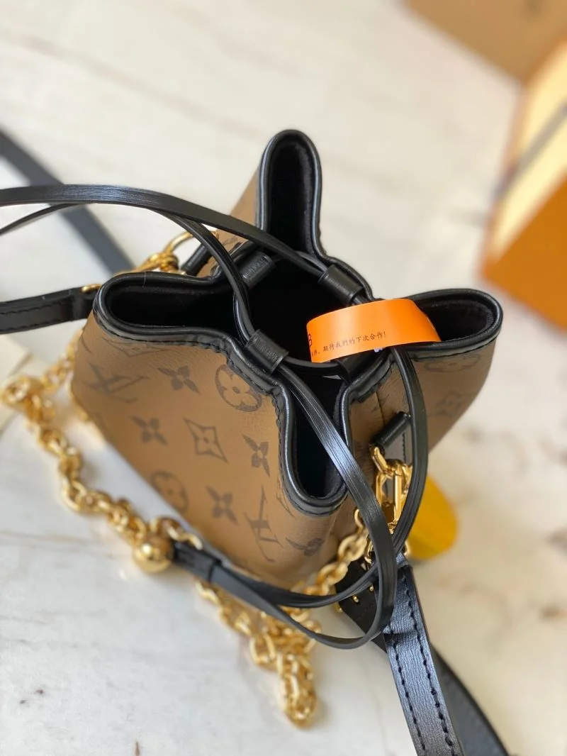 Louis Vuitton Bucket Bags RelaxedFit 40144