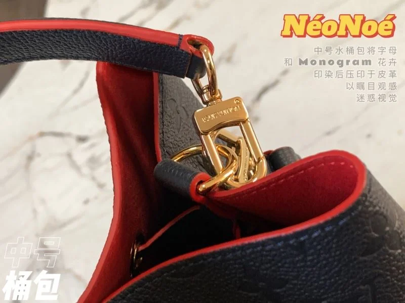 Seasonal Louis Vuitton Bucket Bags 40149