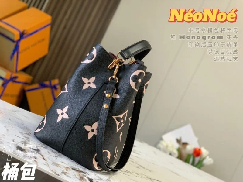 Louis Vuitton Bucket Bags SmoothTexture 40142