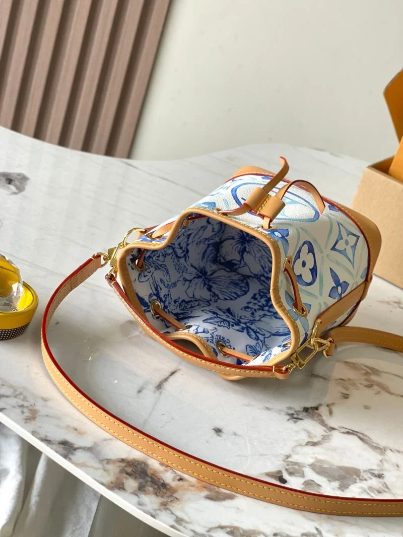 Louis Vuitton Bucket Bags Sleek 40188