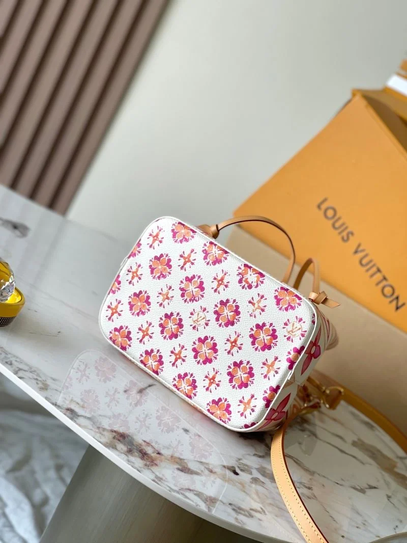 Comfortable Louis Vuitton Bucket Bags 40134