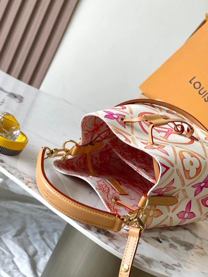 Comfortable Louis Vuitton Bucket Bags 40134