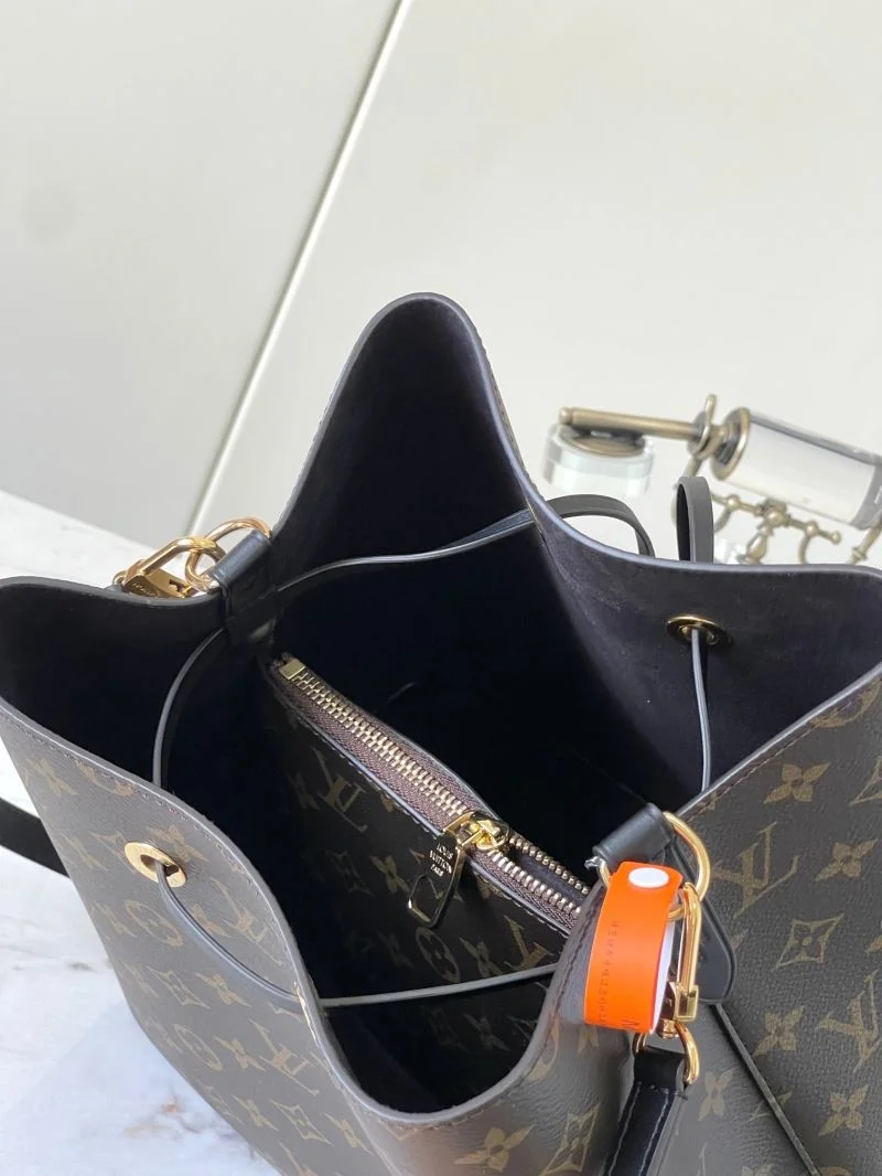 Louis Vuitton Bucket Bags OnTrend 40125