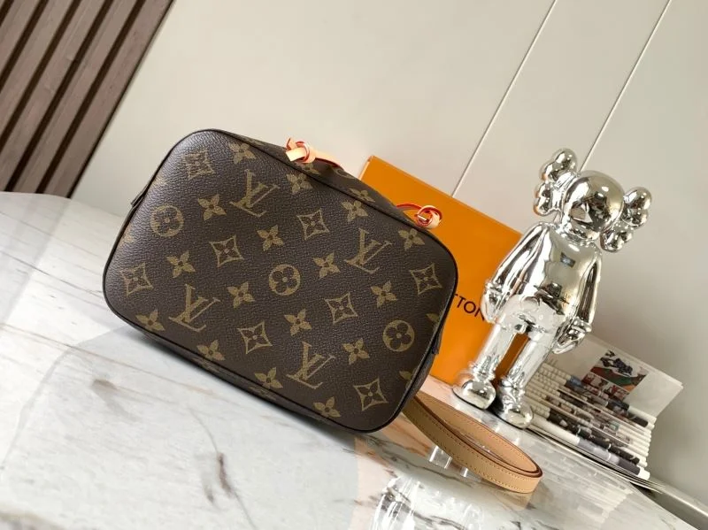 Louis Vuitton Bucket Bags EyeCatching 40124