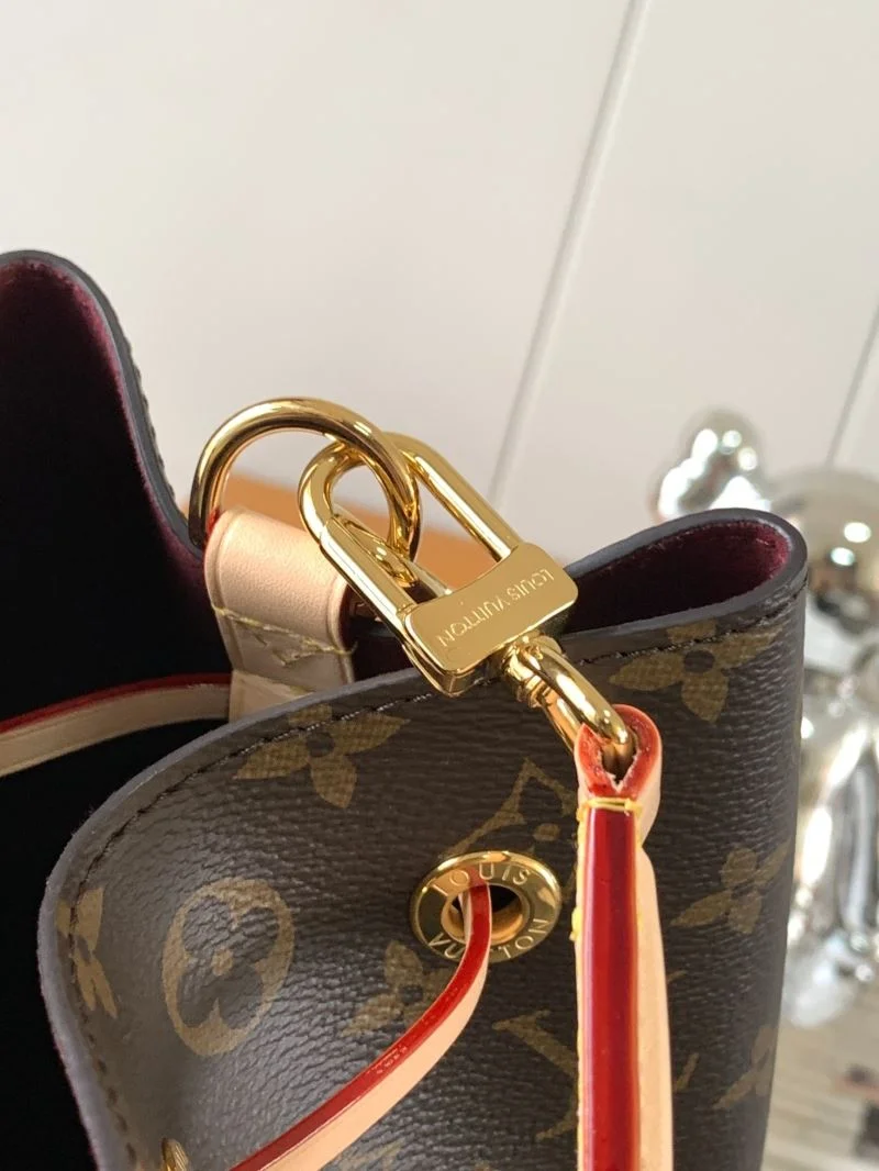 Louis Vuitton Bucket Bags EyeCatching 40124