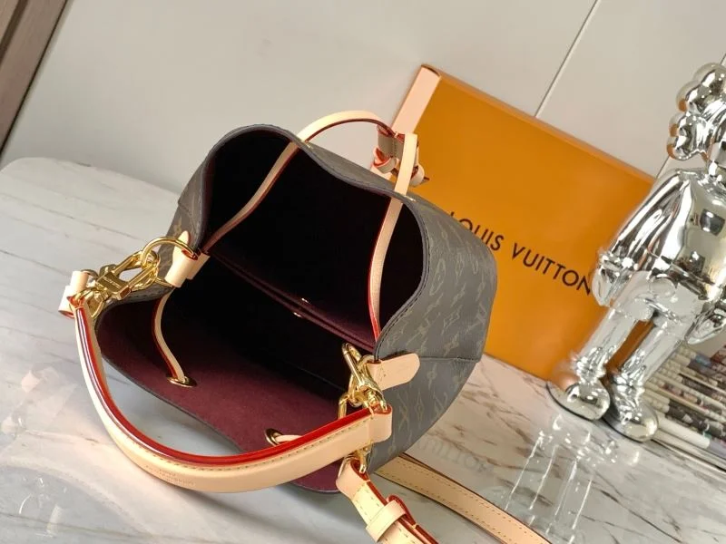 Louis Vuitton Bucket Bags EyeCatching 40124
