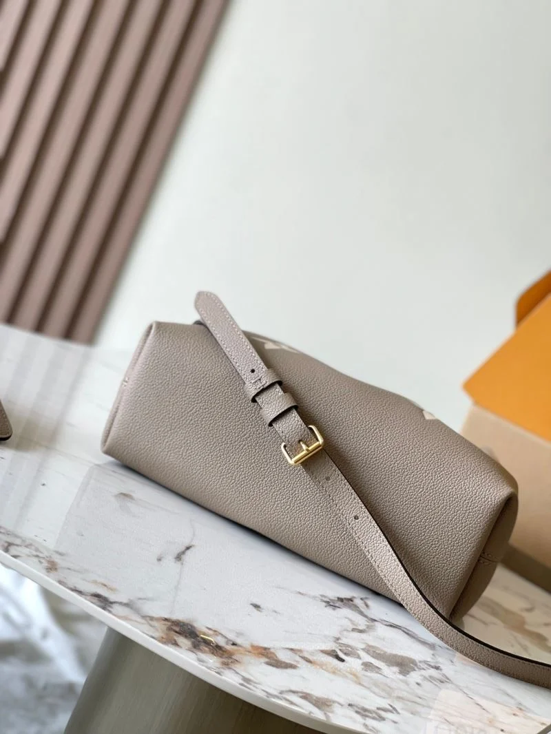 Louis Vuitton Bucket Bags TechFriendly 40114
