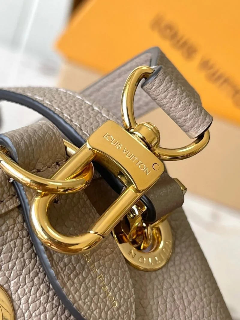 Louis Vuitton Bucket Bags TechFriendly 40114
