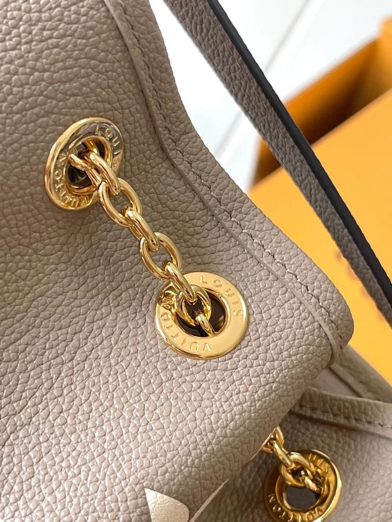 Louis Vuitton Bucket Bags TechFriendly 40114