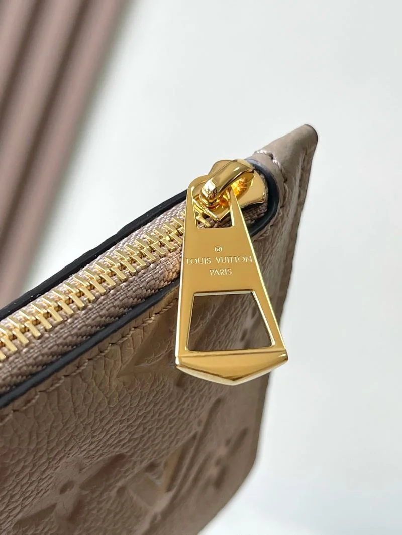 Louis Vuitton Bucket Bags TechFriendly 40114