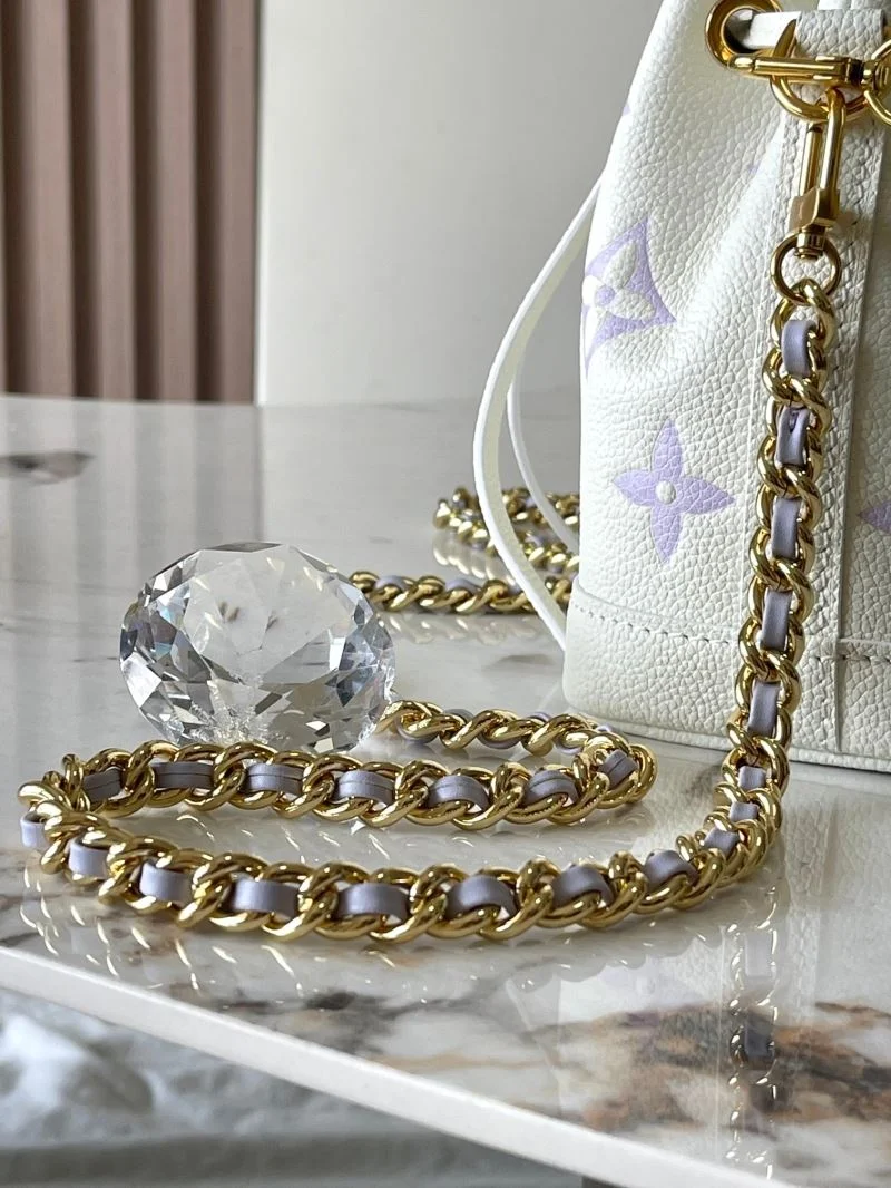 Louis Vuitton Bucket Bags TimelessDesign 40154