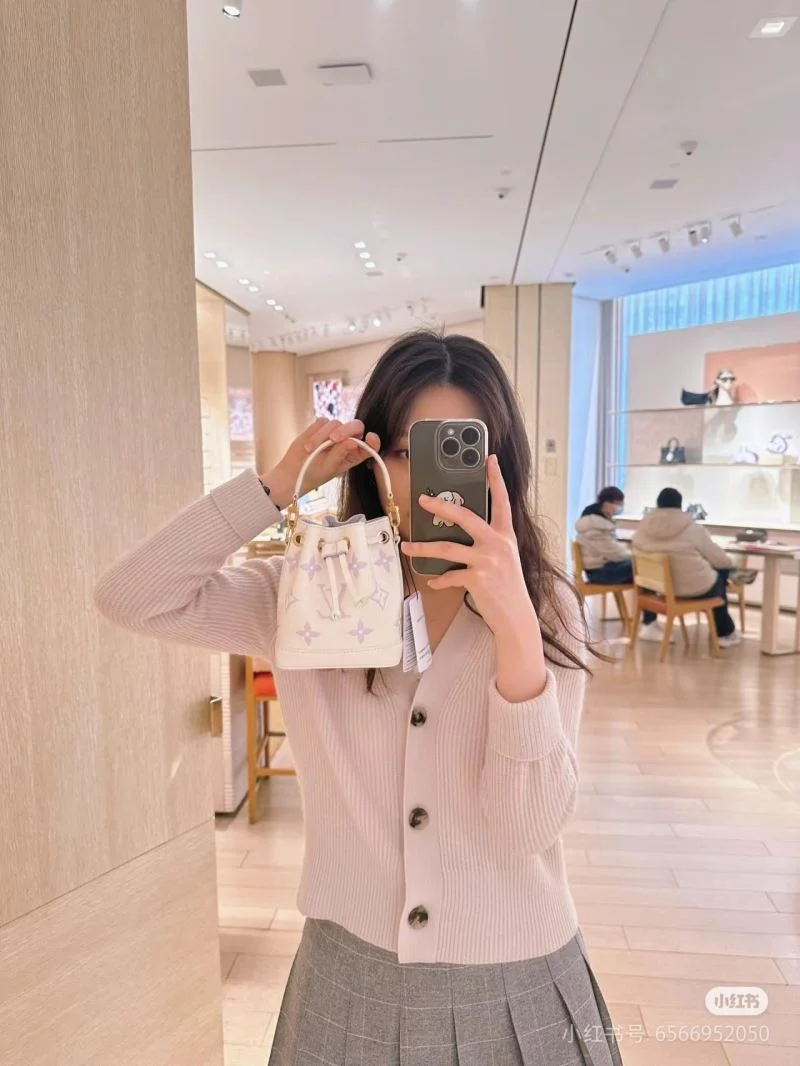 Louis Vuitton Bucket Bags TimelessDesign 40154