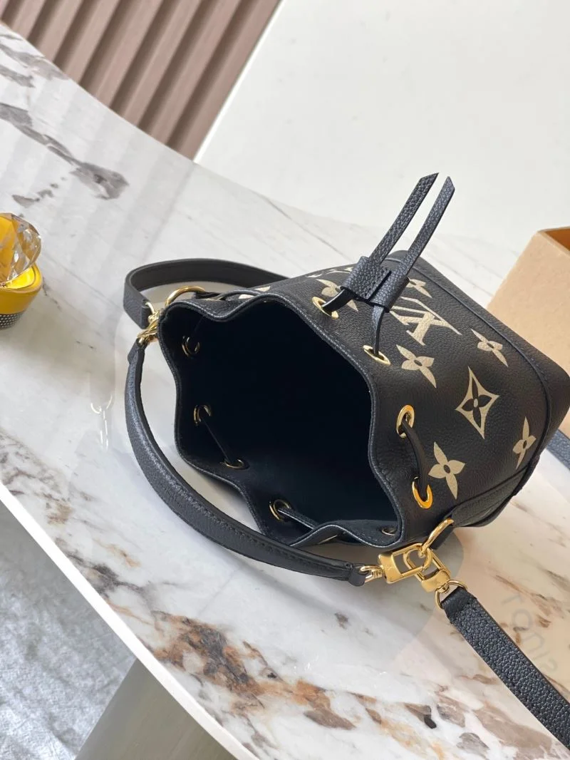 Unique Louis Vuitton Bucket Bags 40111