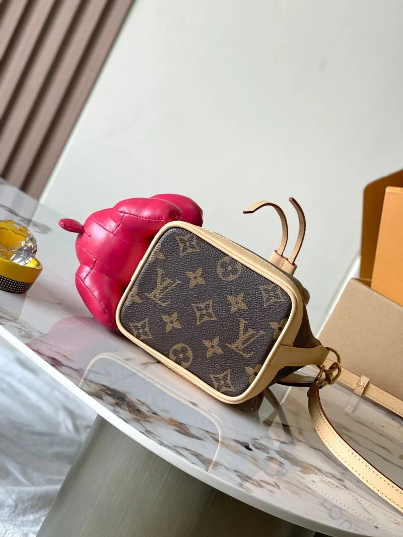 MoistureWicking Louis Vuitton Bucket Bags 40127