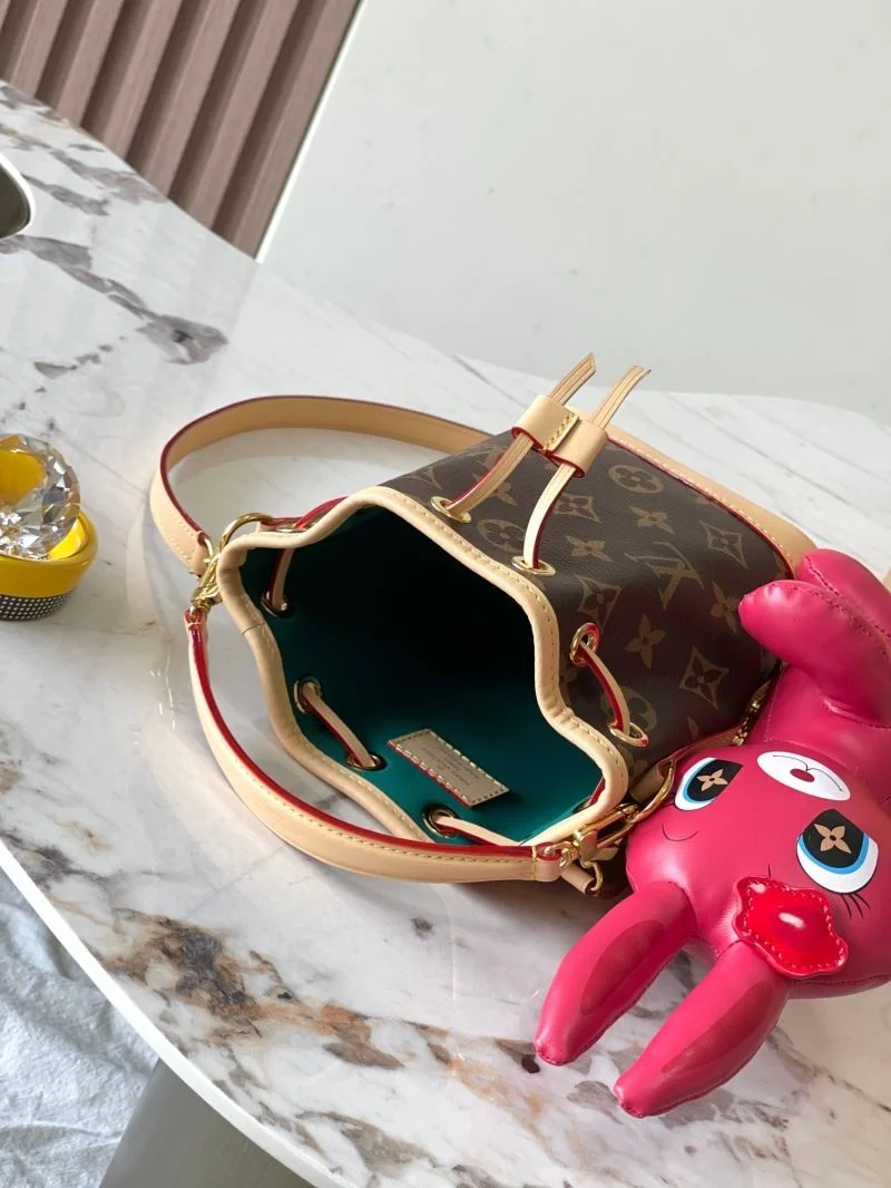MoistureWicking Louis Vuitton Bucket Bags 40127