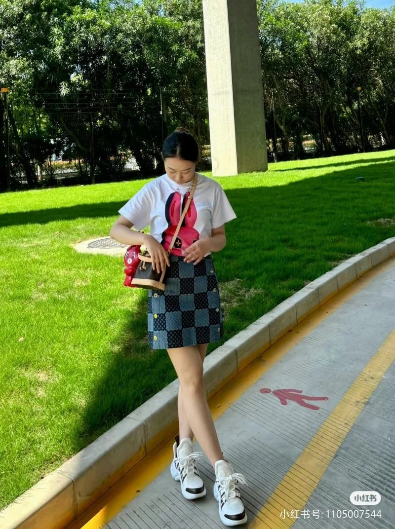 MoistureWicking Louis Vuitton Bucket Bags 40127
