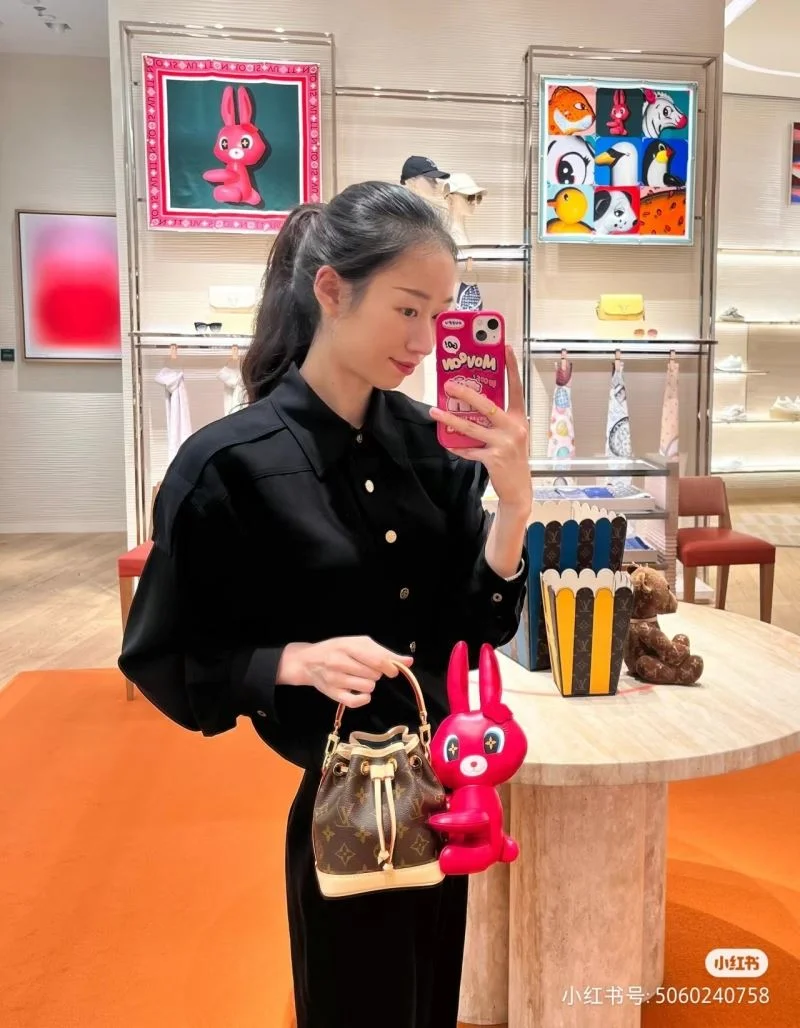 MoistureWicking Louis Vuitton Bucket Bags 40127