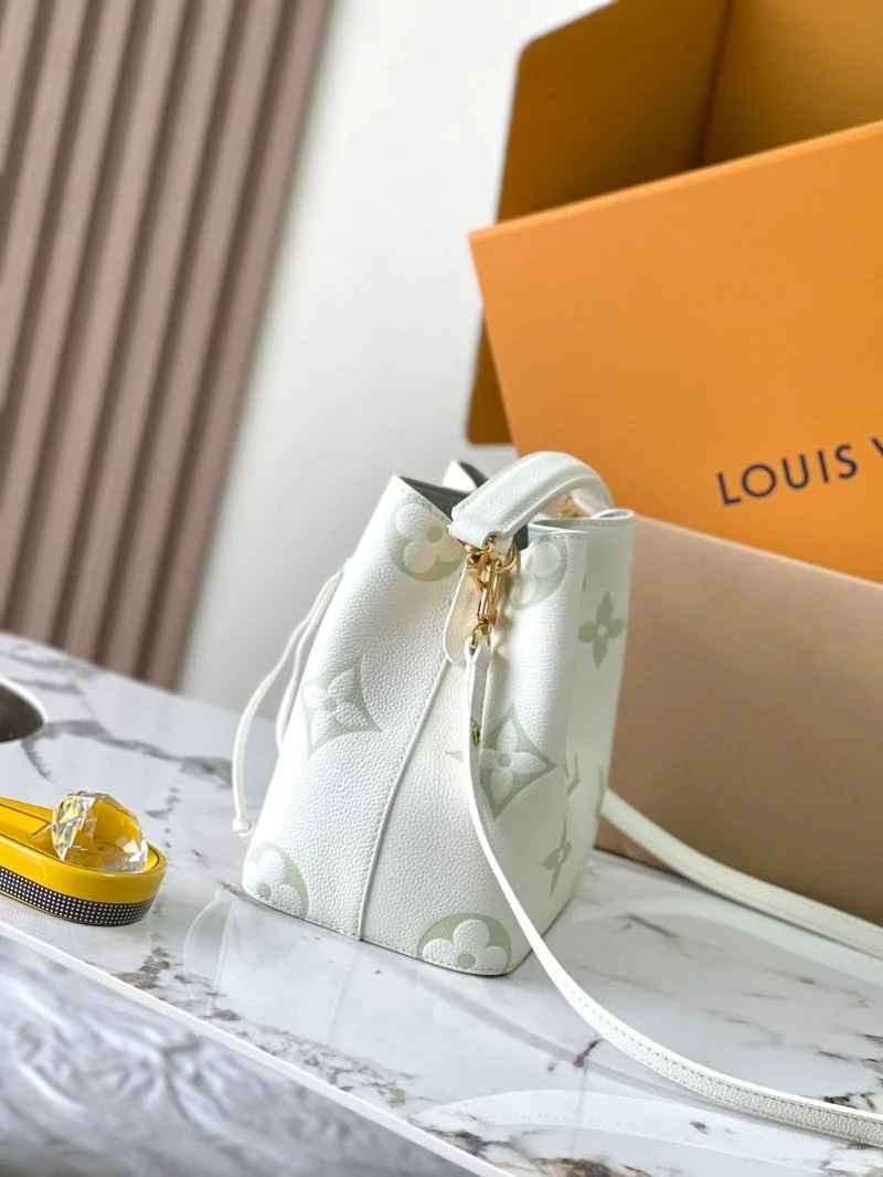 Louis Vuitton Bucket Bags ModernLook 40159
