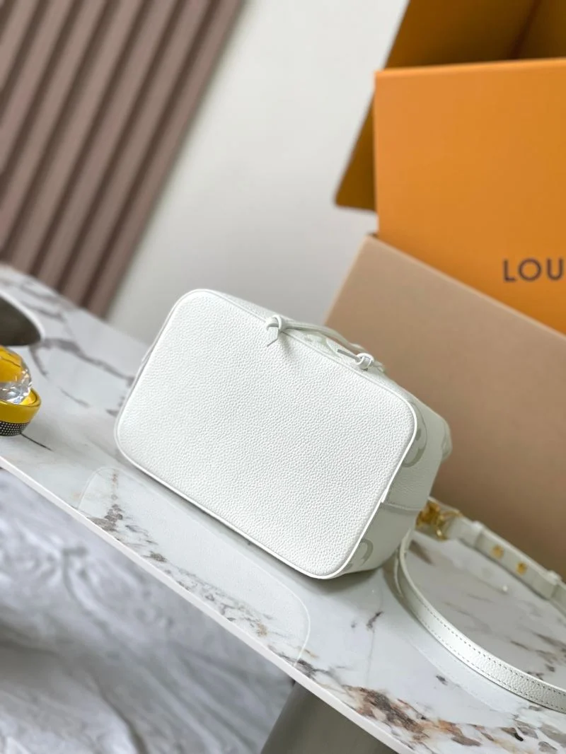 Louis Vuitton Bucket Bags ModernLook 40159