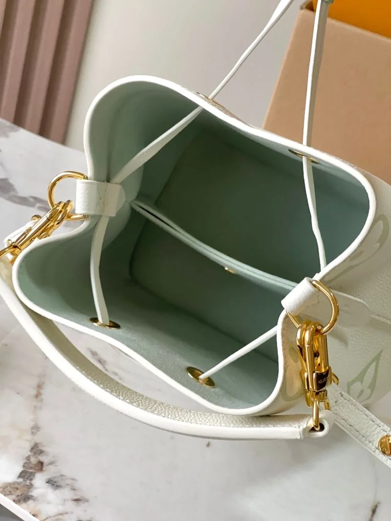 Louis Vuitton Bucket Bags ModernLook 40159