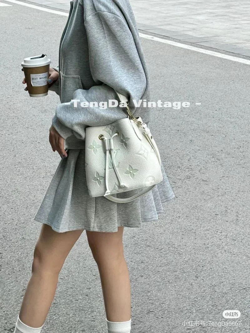 Louis Vuitton Bucket Bags ModernLook 40159
