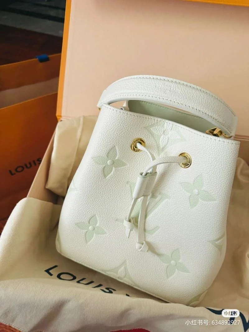 Louis Vuitton Bucket Bags ModernLook 40159